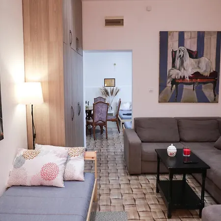 Apartment Center Cozy